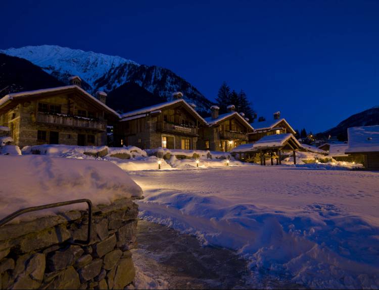 Au Cœur des Neiges Chalet Resort 3