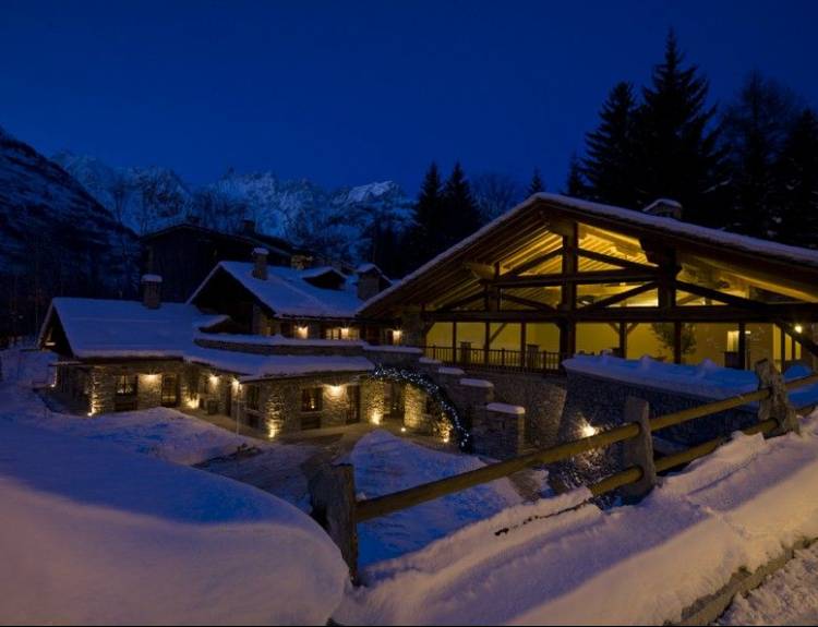 Au Cœur des Neiges Chalet Resort 9